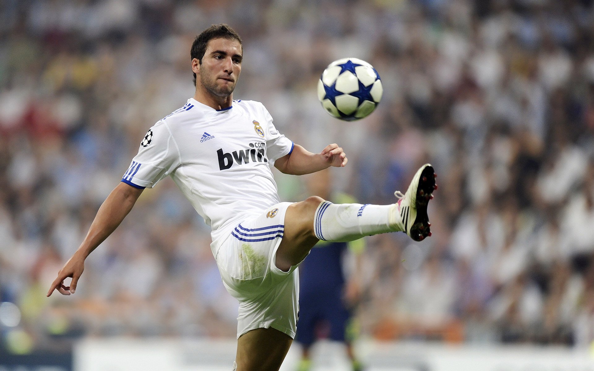 爱游戏体育在线app-麦金托什全程保持领先节奏展现霸气，麦金托什么